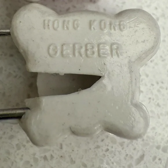 Set of 4 Vintage Bear Diaper Pins White Bears Red Bow Ties Nursery Retro Baby - Picture 5 of 7